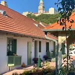 Várlak Apartamento *