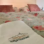 Varlak Vendeghaz