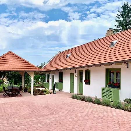 Várlak Appartement Pannonhalma