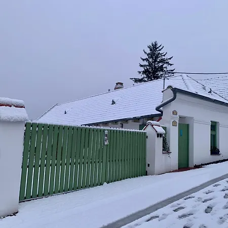 Varlak Vendeghaz