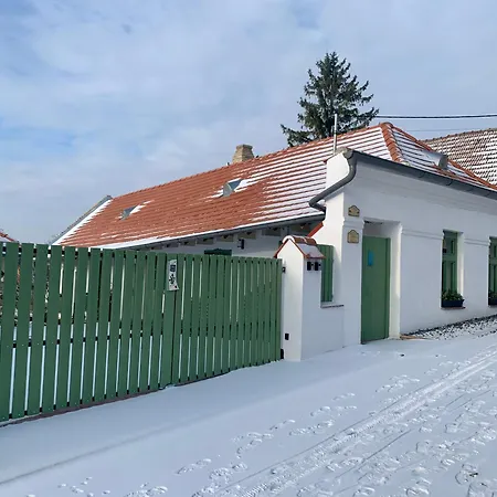 Varlak Vendeghaz