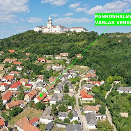 Várlak Apartman Pannonhalma