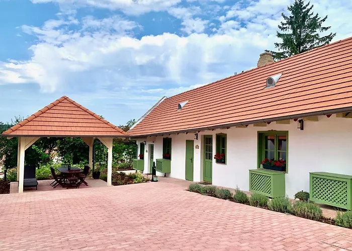 Varlak Vendeghaz Apartmán Pannonhalma