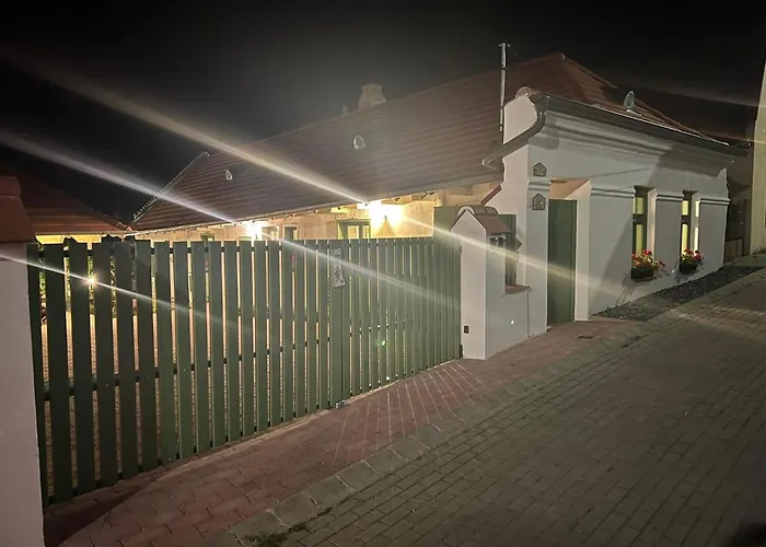 Varlak Vendeghaz Apartmán *