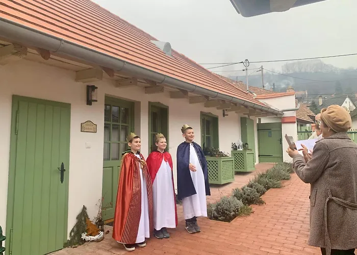 Varlak Vendeghaz Паннонхальма