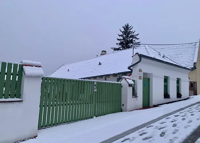 Varlak Vendeghaz